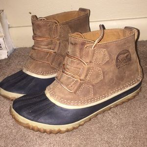 Sorel short rain booties